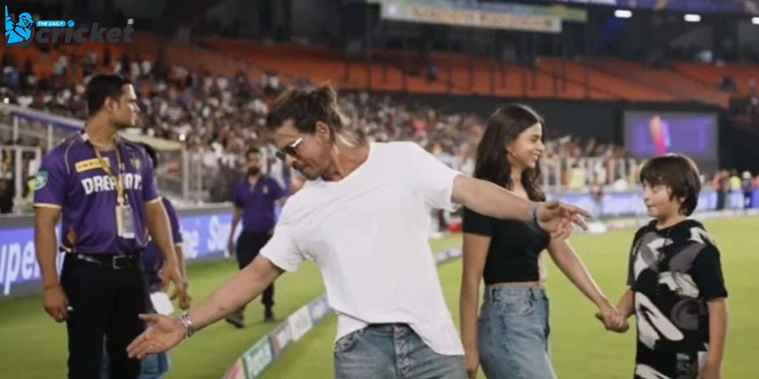 Suhana and AbRam's Epic Reaction to Shah Rukh Khan's Iconic Pose En Route to Final: Must-See Moment!